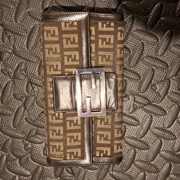 Authentic Fendi long wallet - Picture 1 of 16